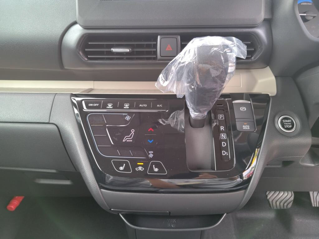 デリカミニＴプレミアムの写真 18