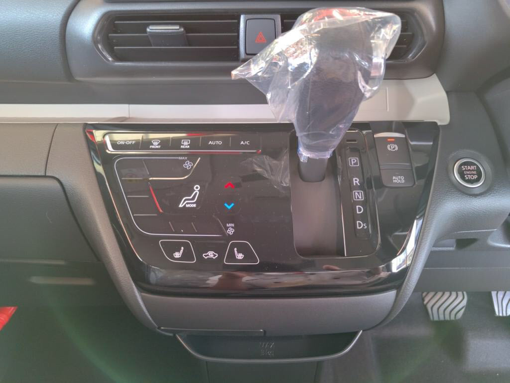 デリカミニＴプレミアムの写真 14