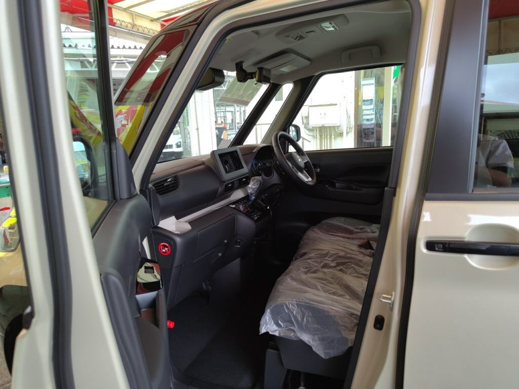 デリカミニＴプレミアムの写真 17