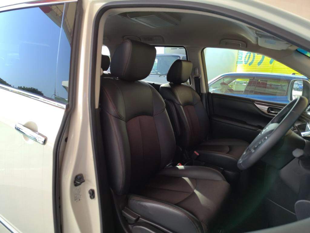 エルグランドハイウェイスターSの写真 13