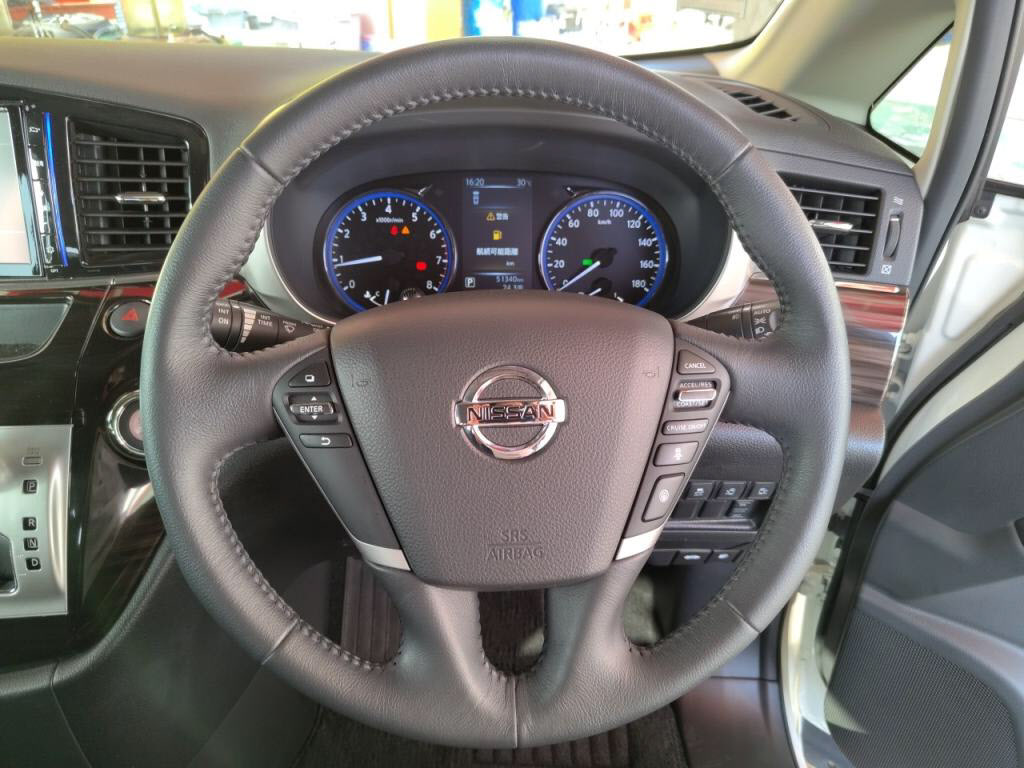 エルグランドハイウェイスターSの写真 14