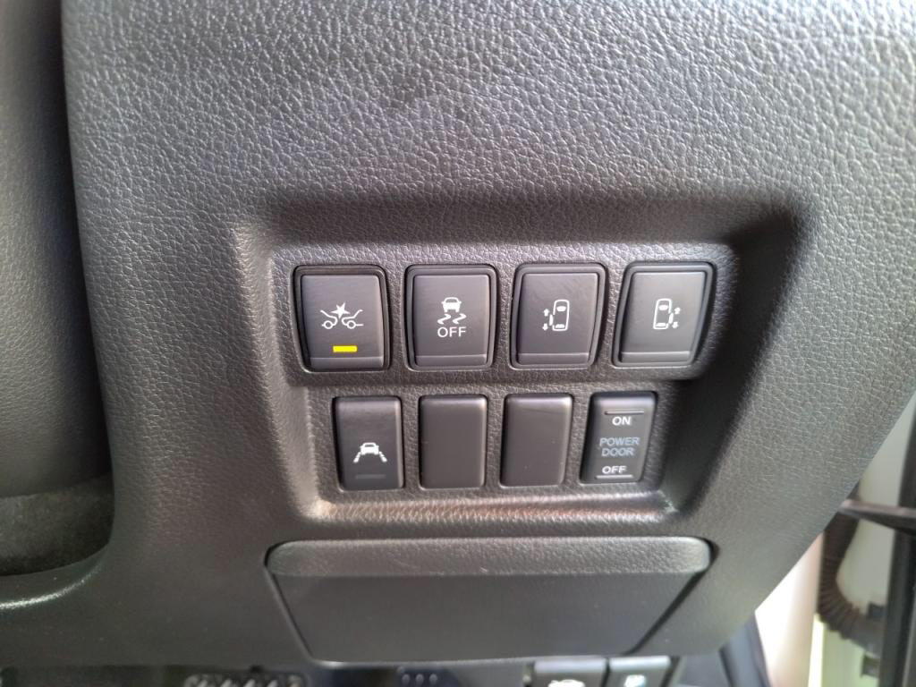 エルグランドハイウェイスターSの写真 15