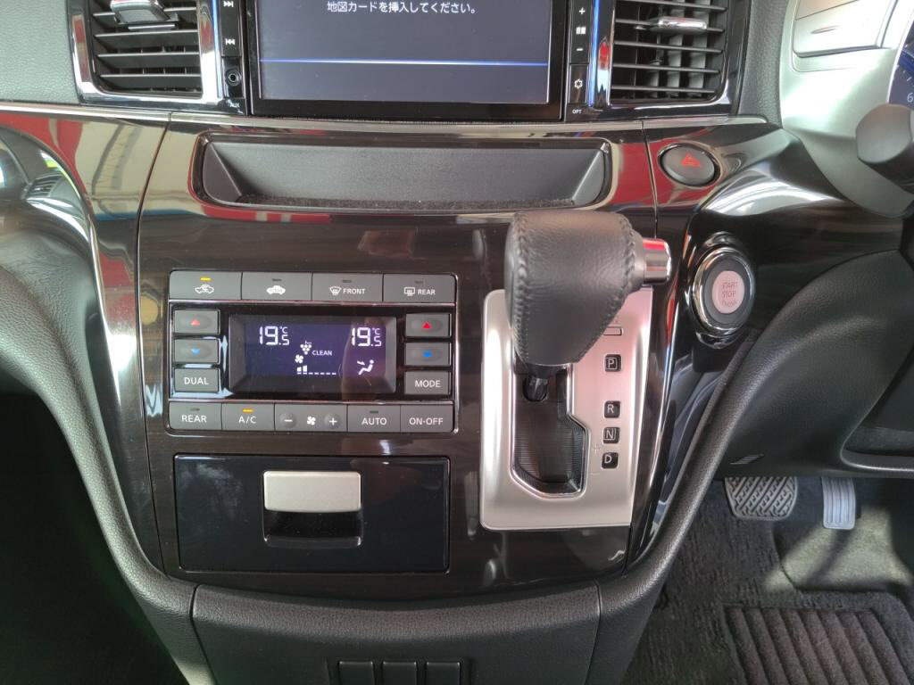 エルグランドハイウェイスターSの写真 17