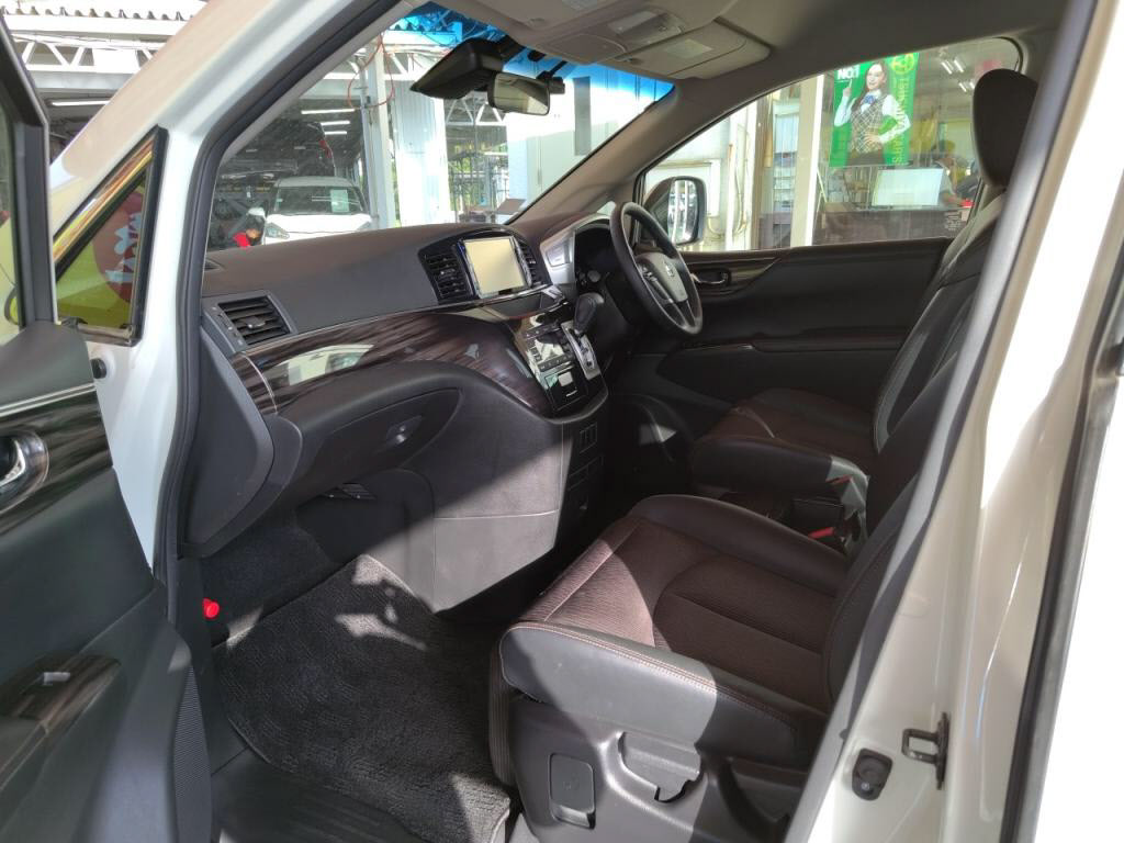 エルグランドハイウェイスターSの写真 21