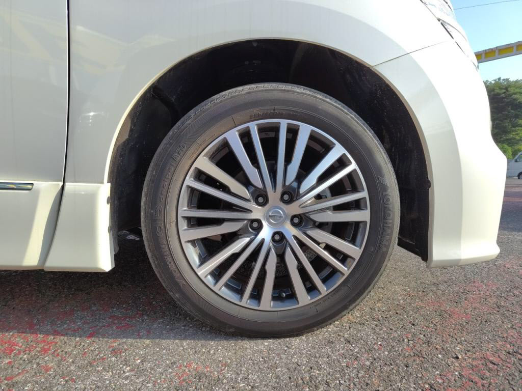 エルグランドハイウェイスターSの写真 27