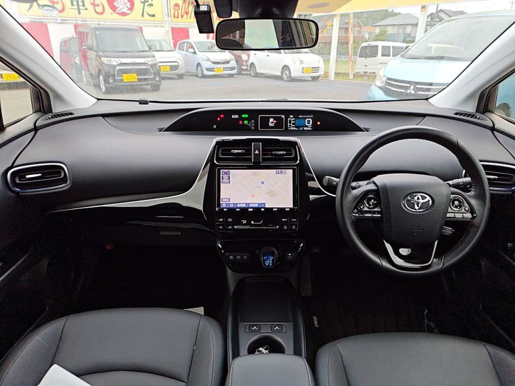 プリウスＳツーリングセレクションの写真 3