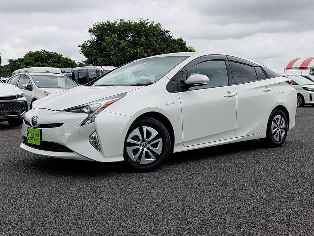 トヨタ　プリウス　Ａ