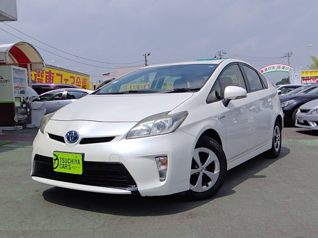 トヨタ　プリウス　Ｓ