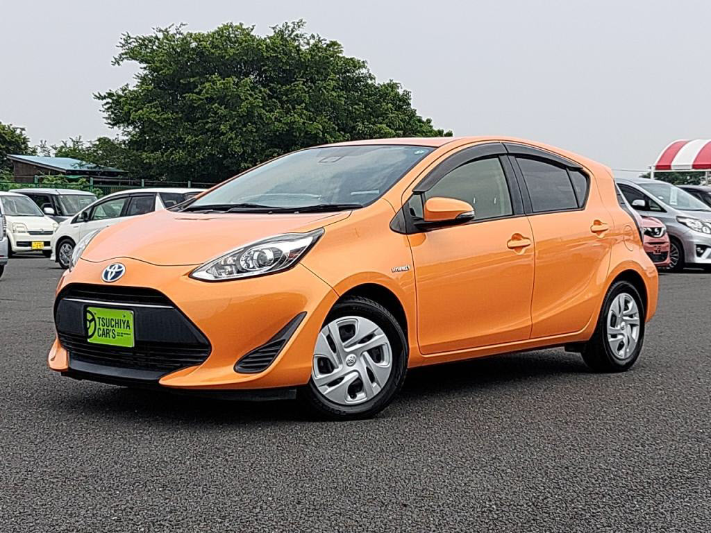 トヨタ　アクア　Ｇ