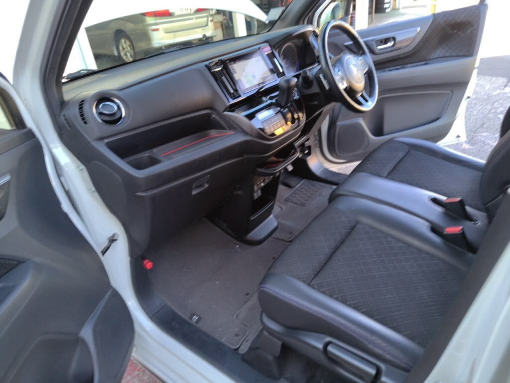 Ｎ－ＷＧＮカスタムターボＳＳブラックスタイルパッケージの写真 22