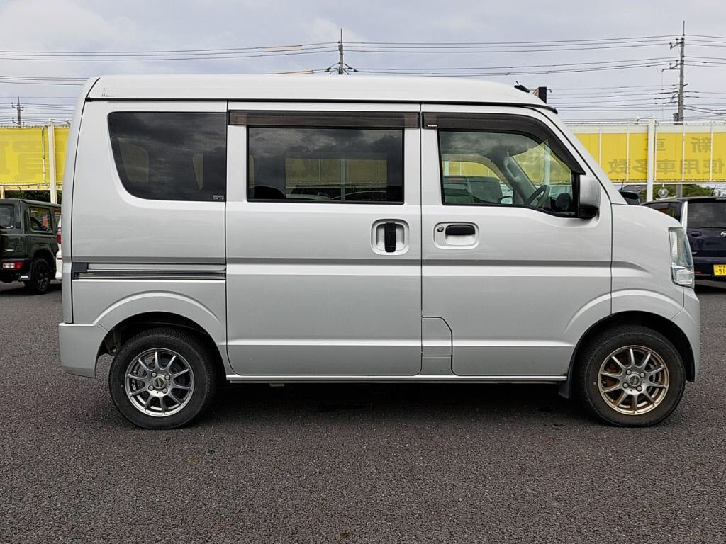 エブリイバンＰＣリミテッドの写真 11