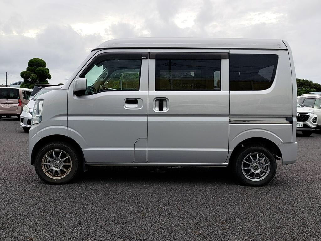 エブリイバンＰＣリミテッドの写真 12