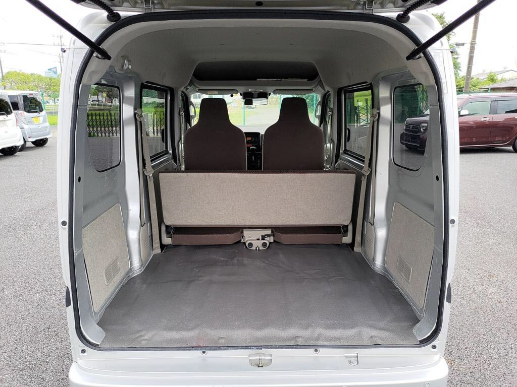 エブリイバンＰＣリミテッドの写真 25