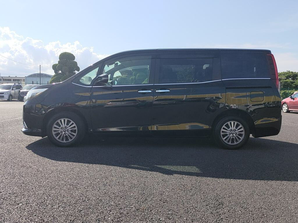 エスクァイアGiの写真 12