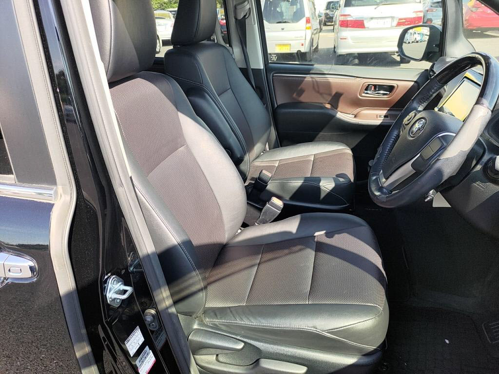 エスクァイアGiの写真 21