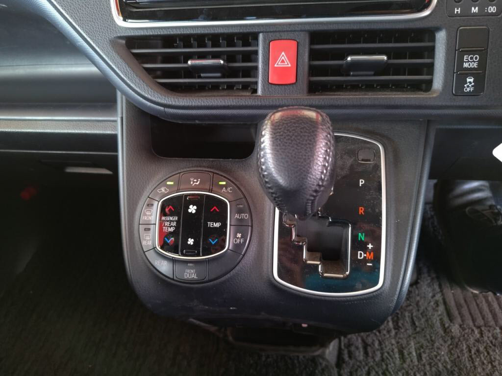 ヴォクシーZSキラメキの写真 18