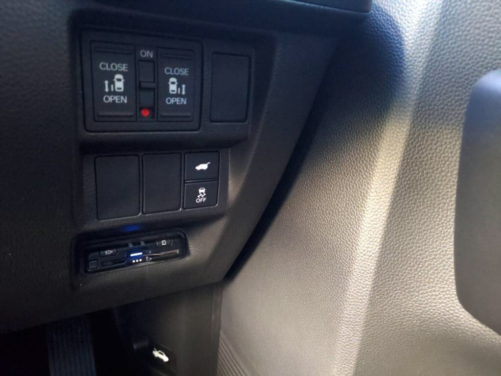 ステップワゴンスパーダスパーダプレミアムラインの写真 20