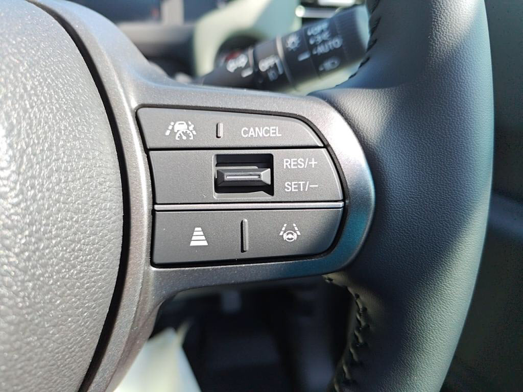 フリードハイブリッドｅＨＥＶクロスターの写真 15