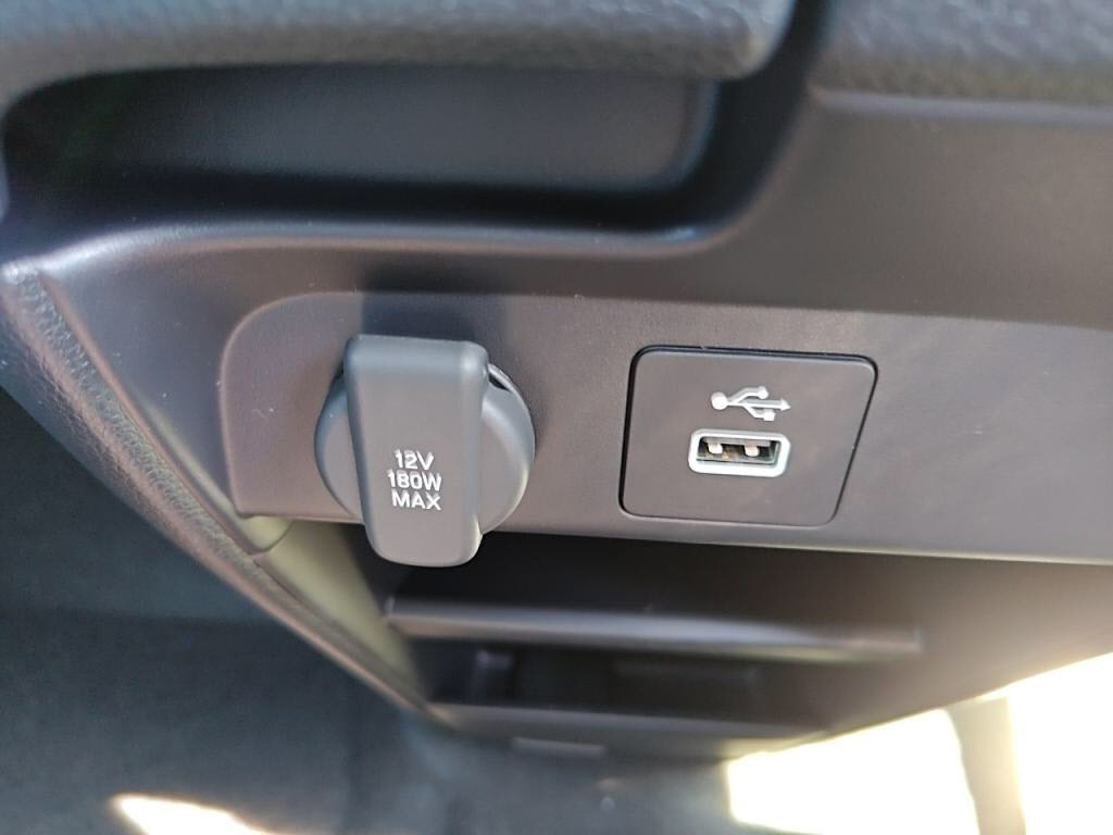 フリードハイブリッドｅＨＥＶクロスターの写真 16