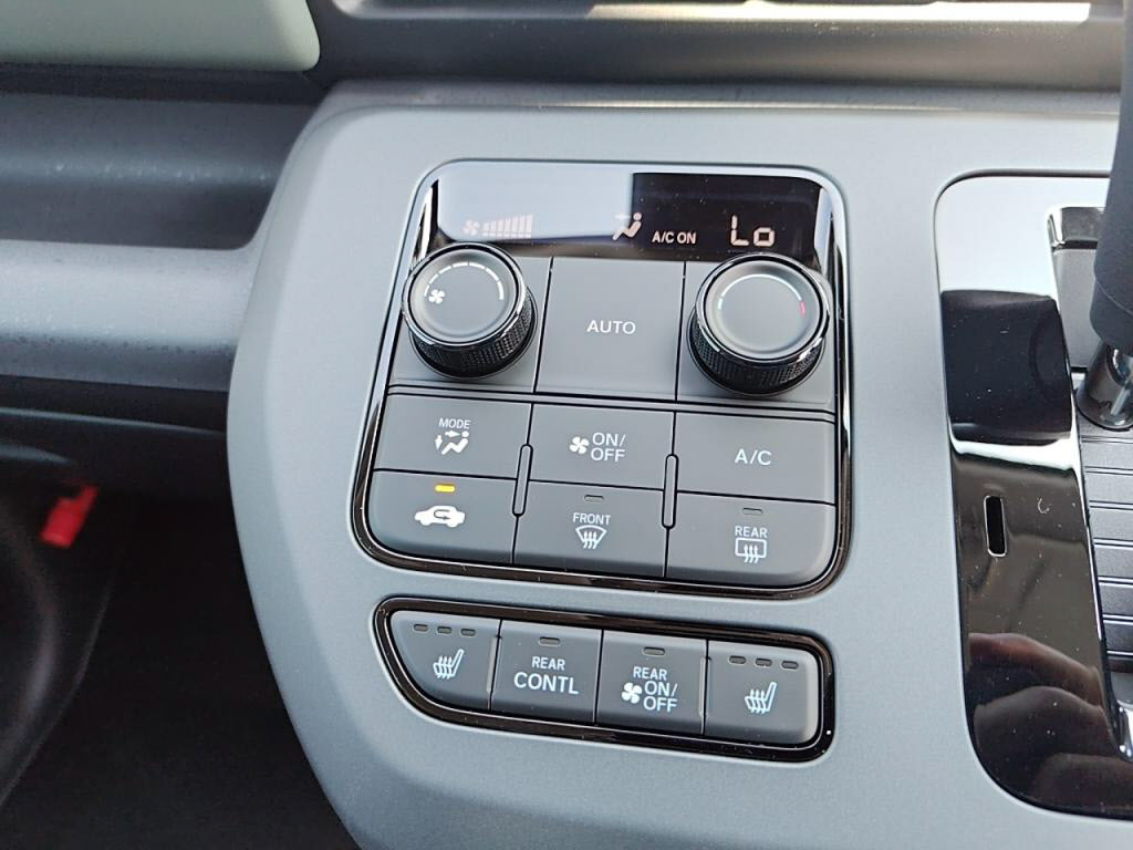 フリードハイブリッドｅＨＥＶクロスターの写真 18