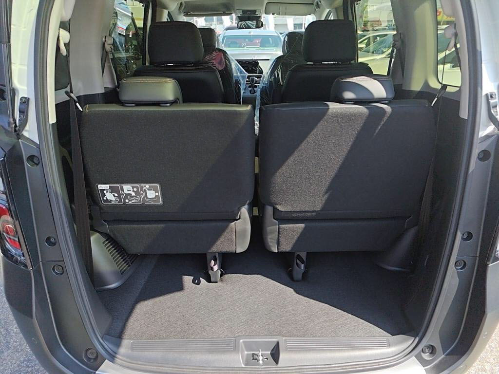 フリードハイブリッドｅＨＥＶクロスターの写真 22