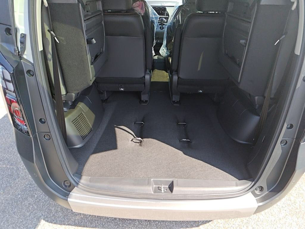 フリードハイブリッドｅＨＥＶクロスターの写真 24