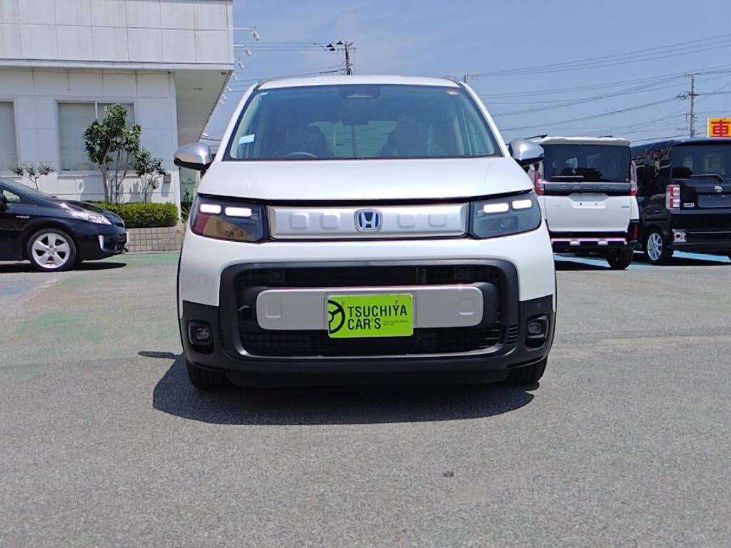 フリードハイブリッドｅＨＥＶクロスターの写真 9