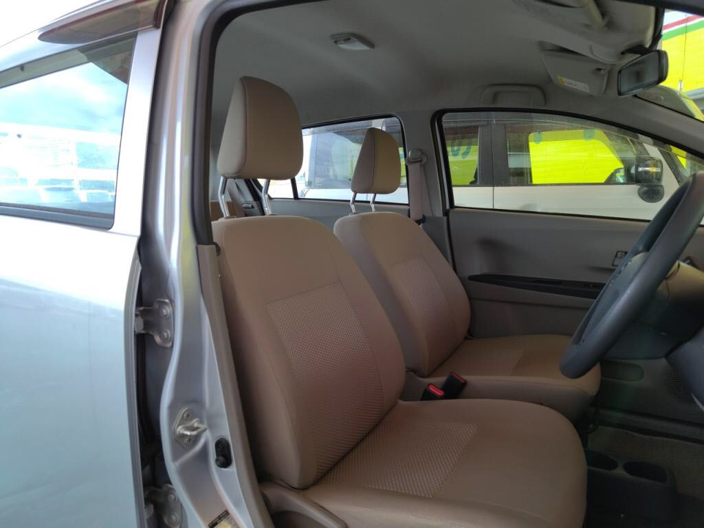 ミライースＬの写真 13