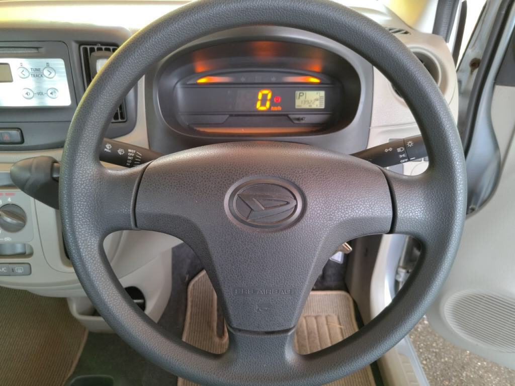 ミライースＬの写真 14