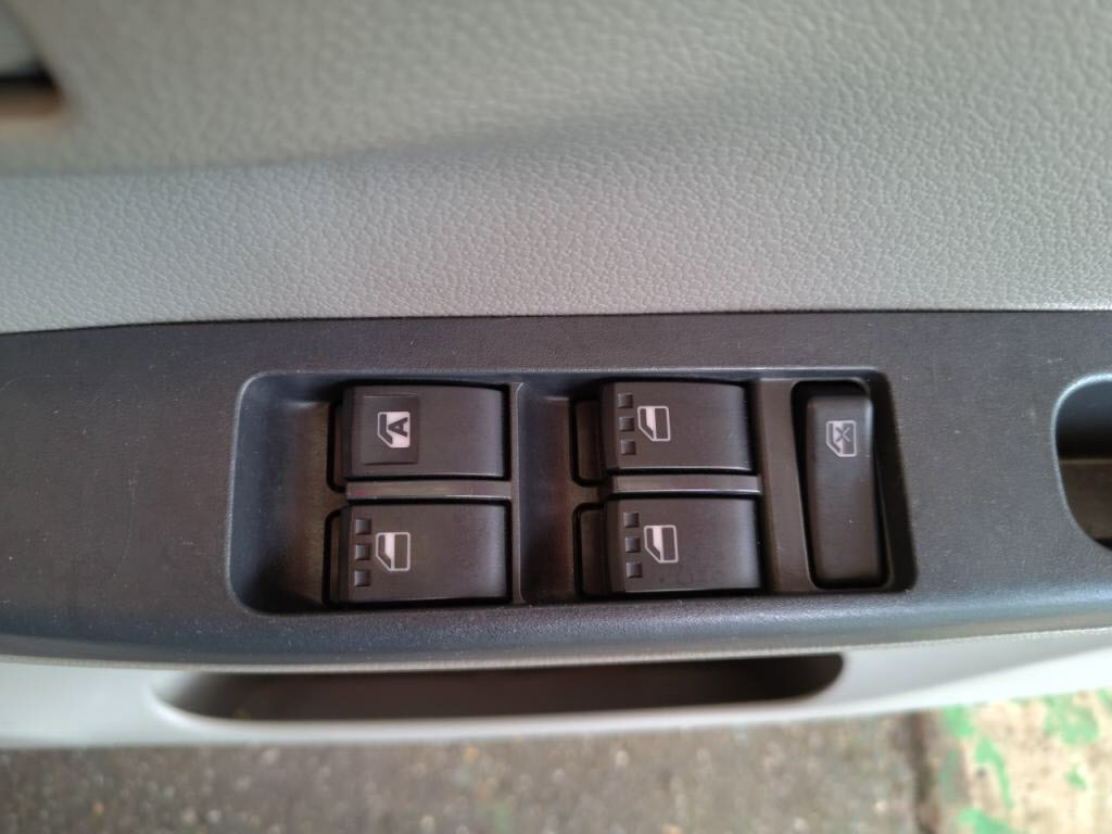 ミライースＬの写真 15