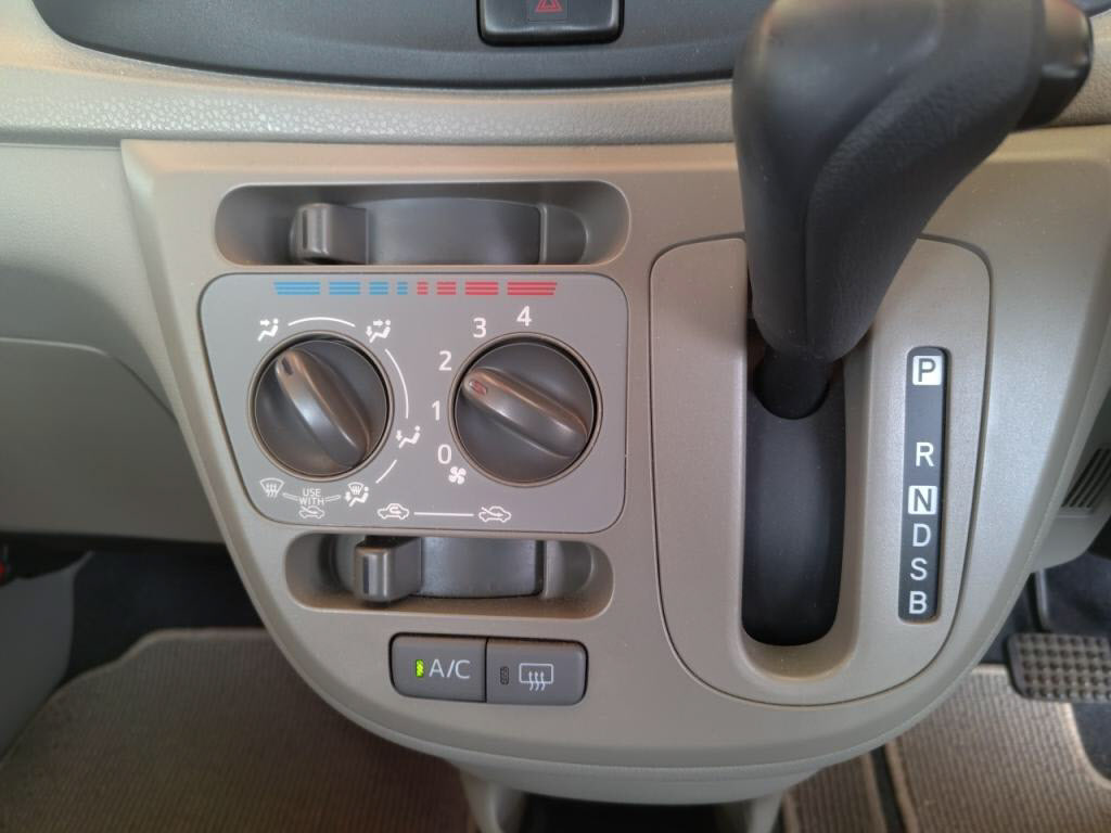 ミライースＬの写真 17