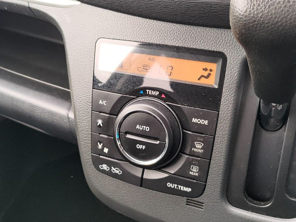 ワゴンＲスティングレーＸの写真 14