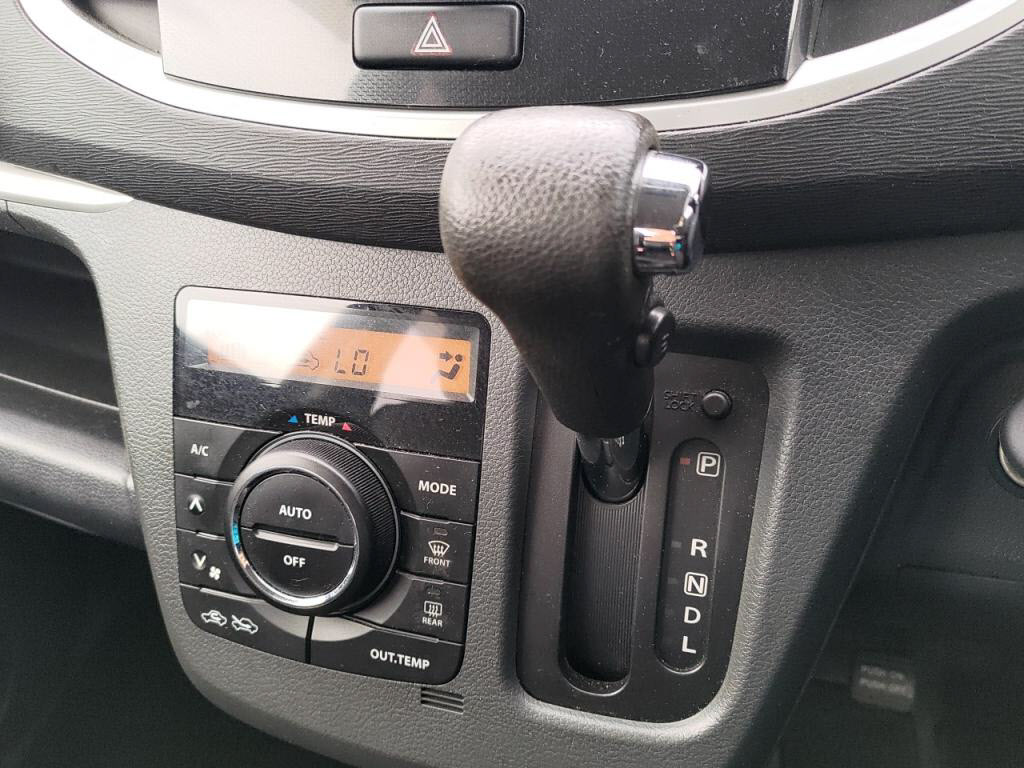 ワゴンＲスティングレーＸの写真 15