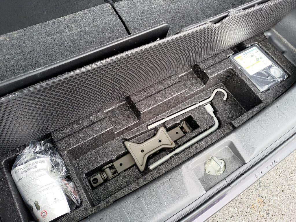 ワゴンＲスティングレーＸの写真 28