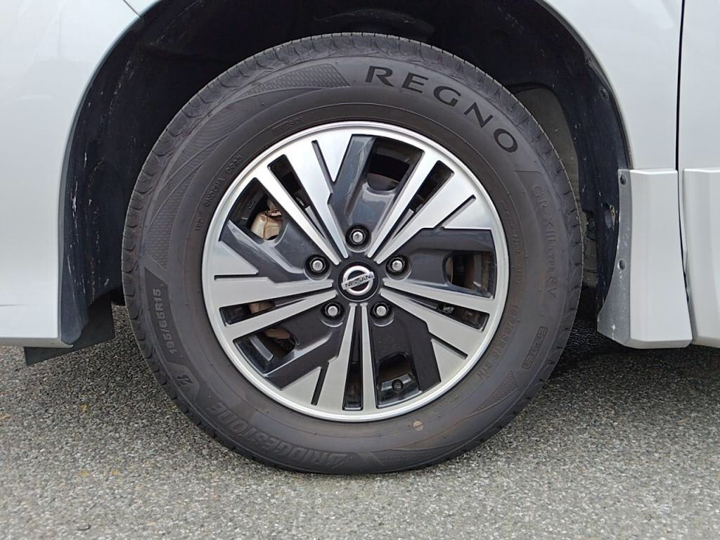 セレナｅパワーｅパワーハイウェイスターＶの写真 11