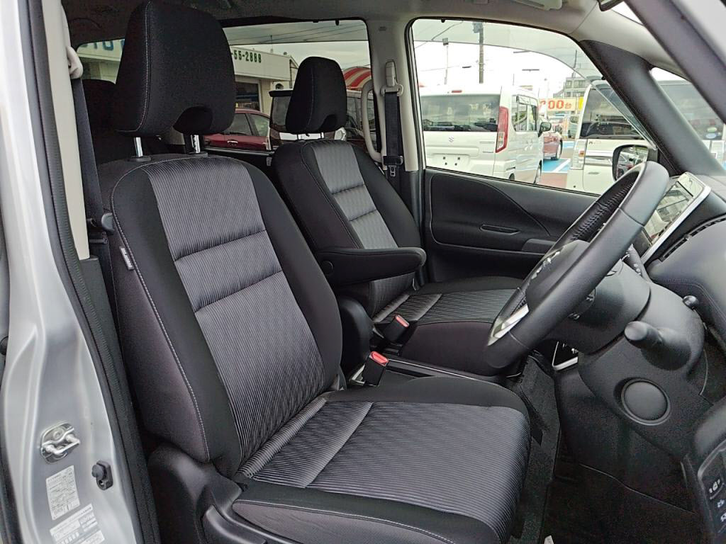 セレナｅパワーｅパワーハイウェイスターＶの写真 21