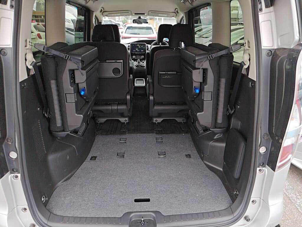 セレナｅパワーｅパワーハイウェイスターＶの写真 27