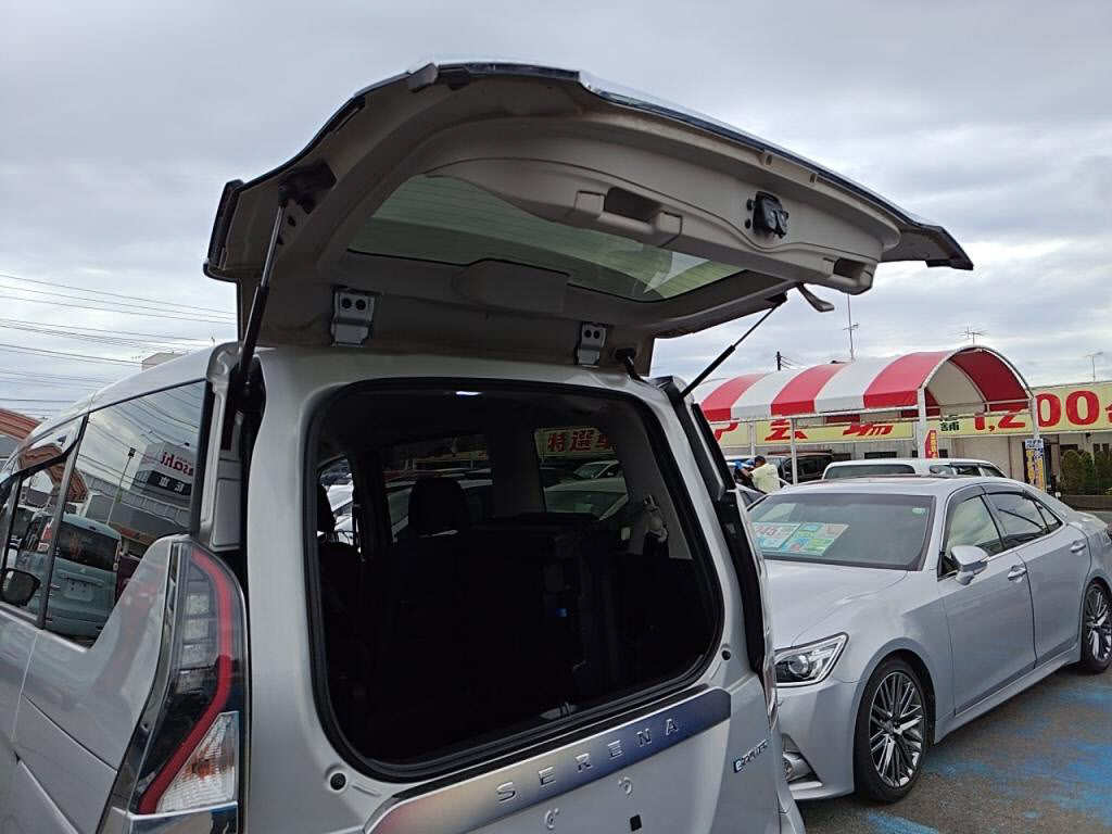 セレナｅパワーｅパワーハイウェイスターＶの写真 28