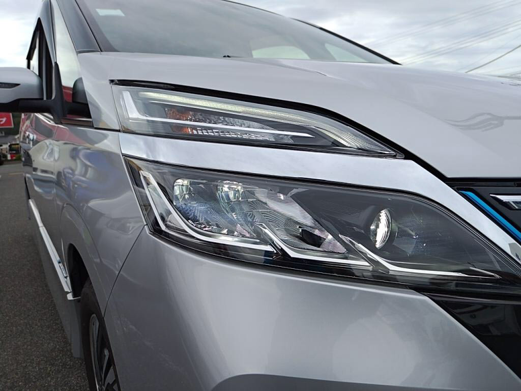 セレナｅパワーｅパワーハイウェイスターＶの写真 9