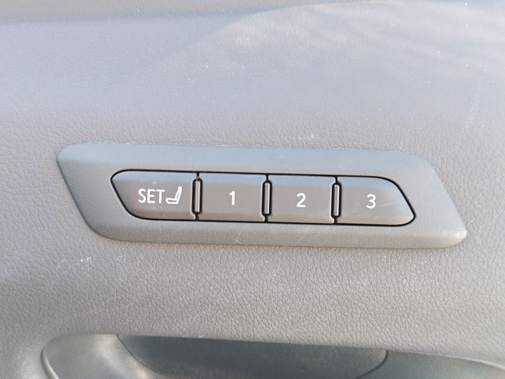 ＵＸハイブリッドＵＸ２５０ｈバージョンＬの写真 15