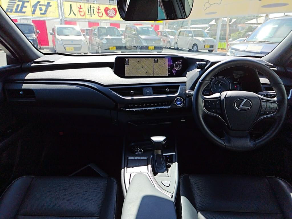 ＵＸハイブリッドＵＸ２５０ｈバージョンＬの写真 3