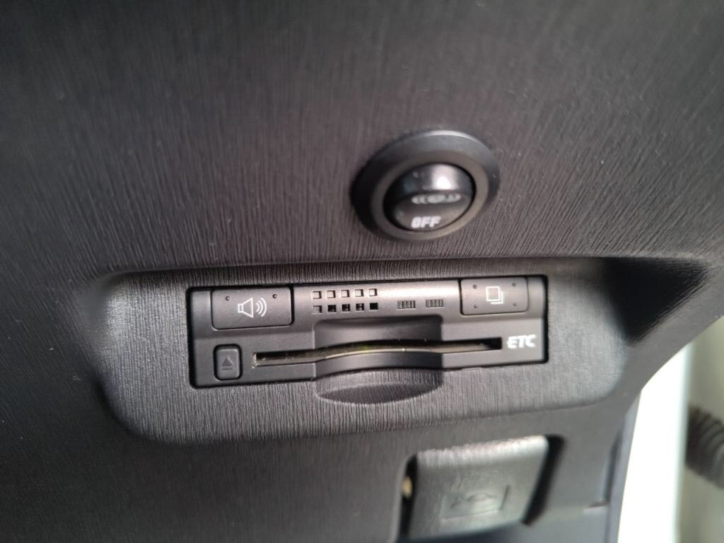 プリウスＰＨＥＶＳの写真 16