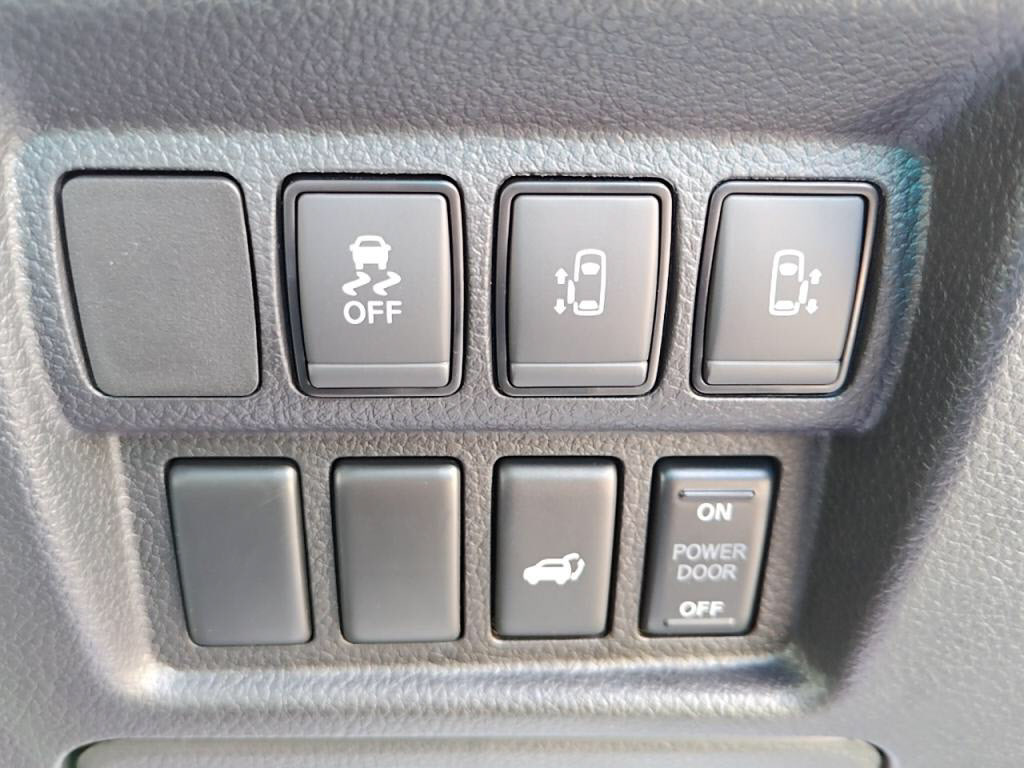 エルグランドハイウェイスターＳの写真 14