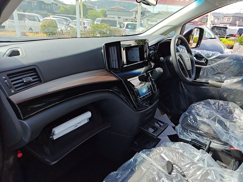 エルグランドハイウェイスターＳの写真 22