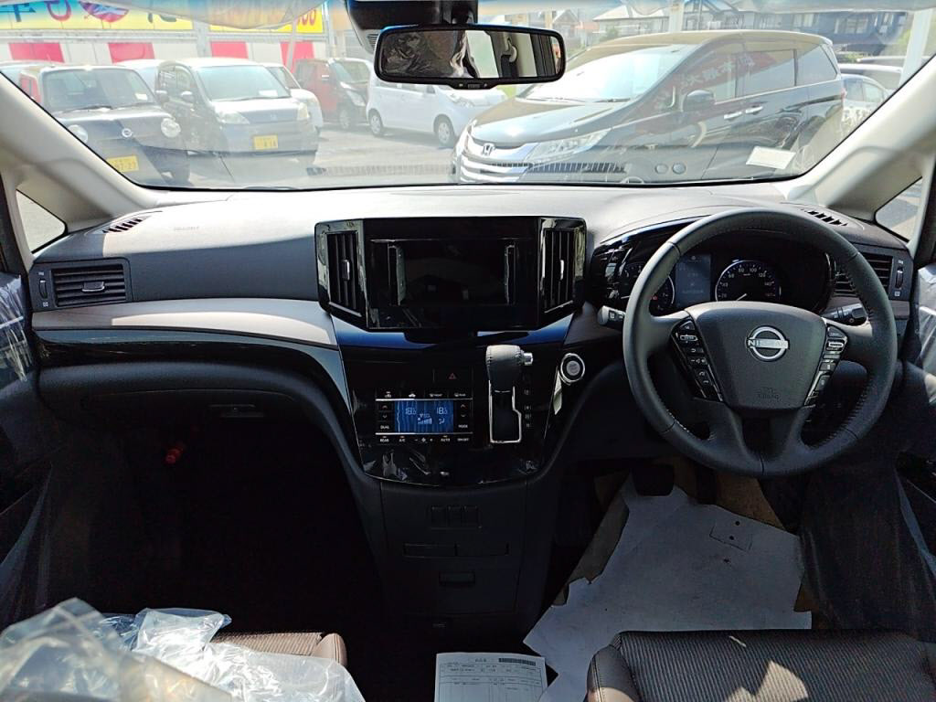 エルグランドハイウェイスターＳの写真 3