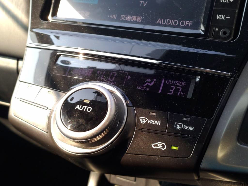 プリウスαＧの写真 15