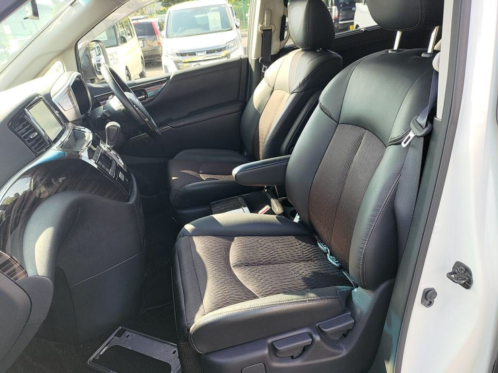 エルグランドハイウェイスタープレミアムアーバンクロムの写真 22