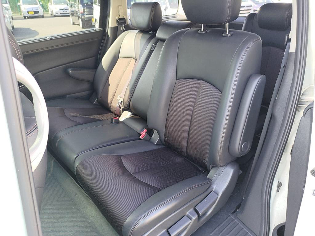 エルグランドハイウェイスタープレミアムアーバンクロムの写真 23