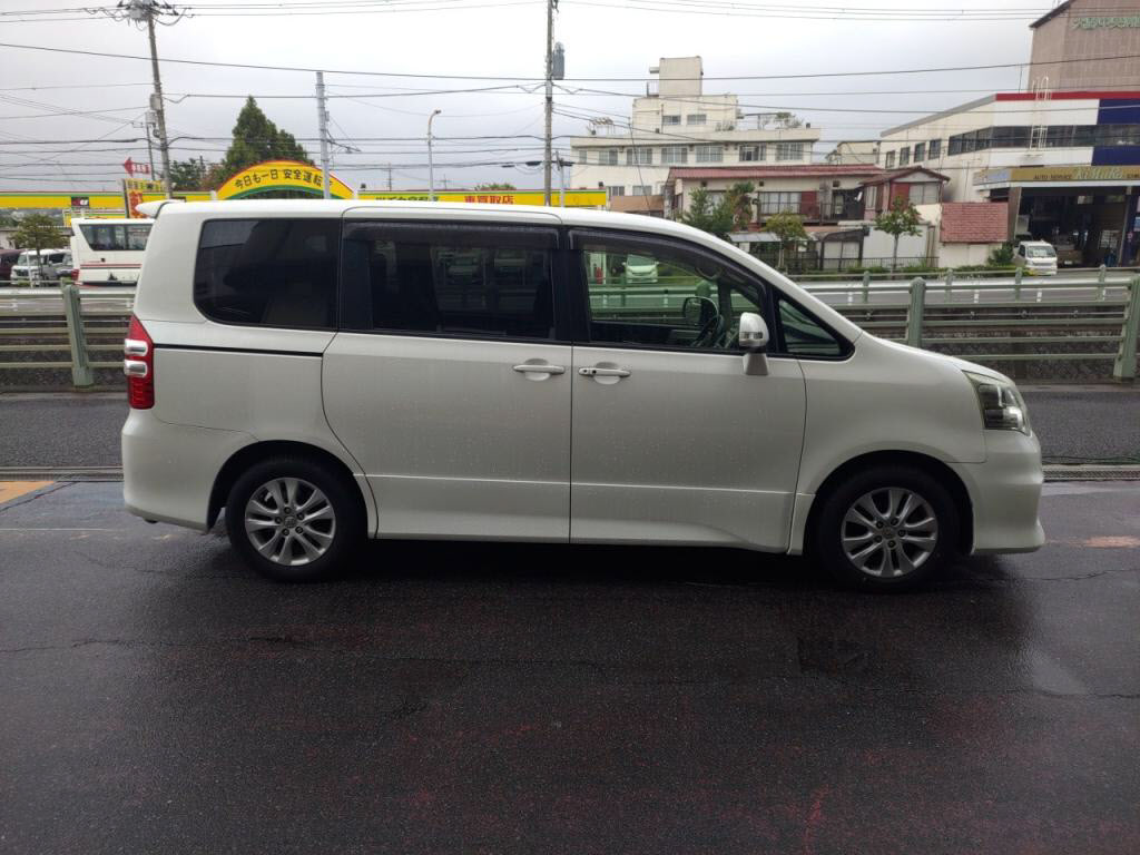 ノアＳｉの写真 10