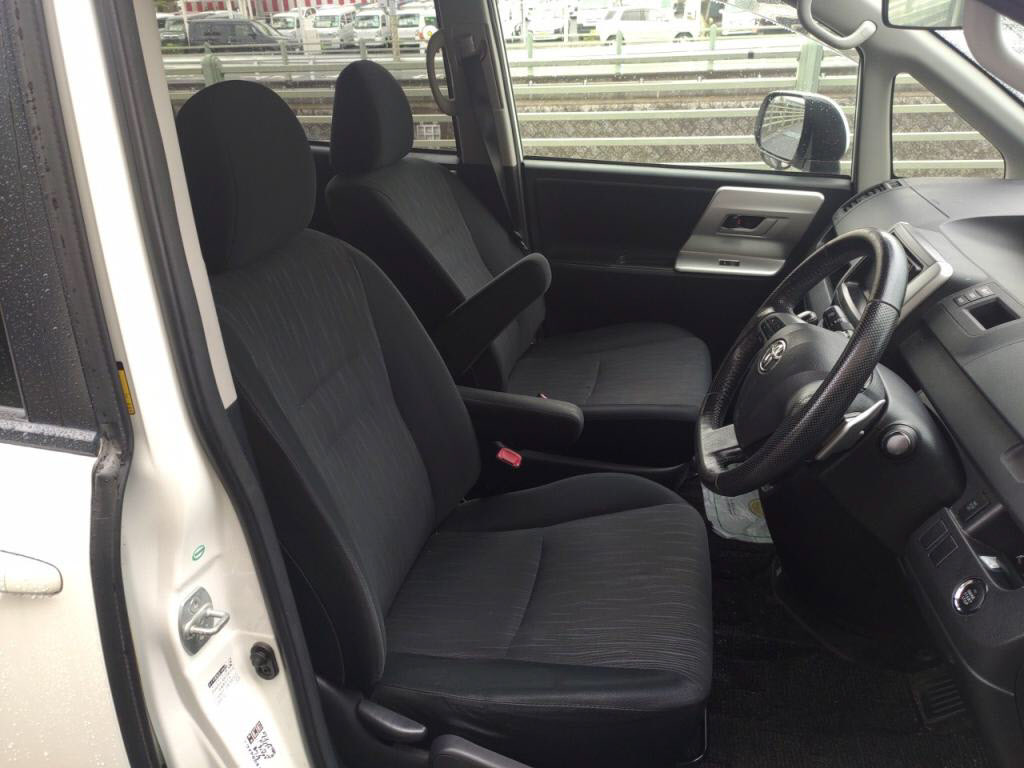 ノアＳｉの写真 13